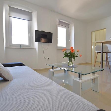 City Centre Apartment With Terrace 2 Pula Exterior foto