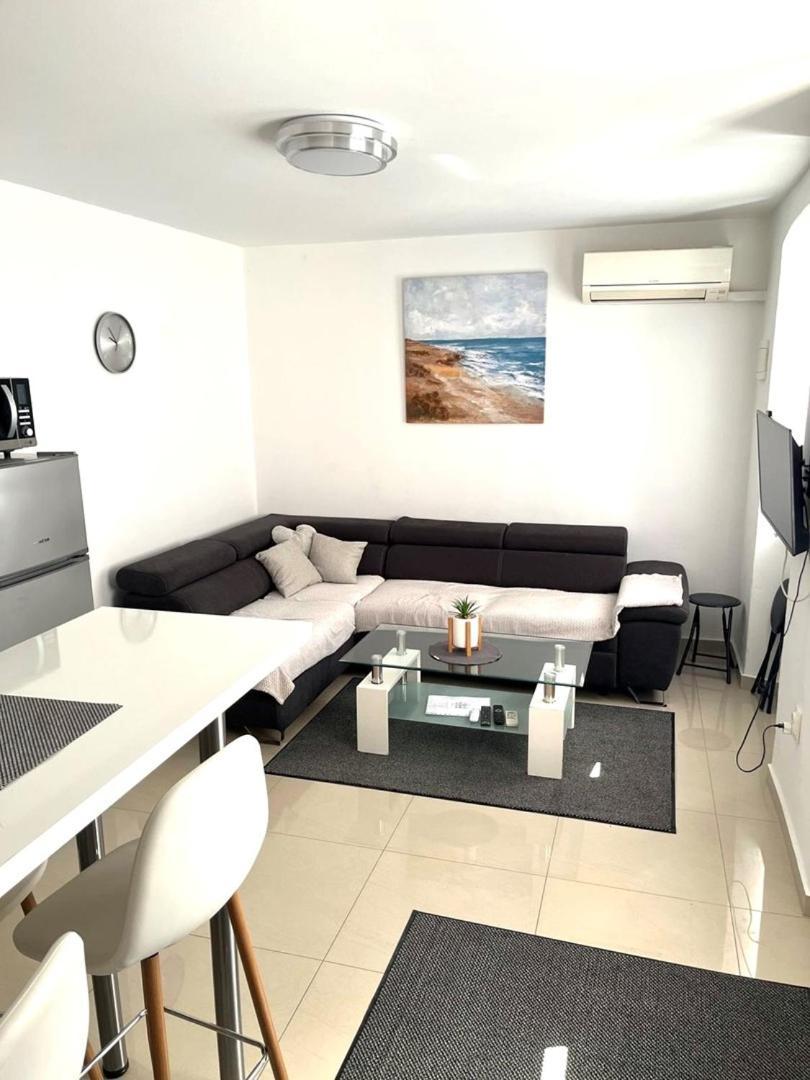 City Centre Apartment With Terrace 2 Pula Exterior foto